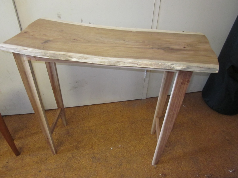 Hall Table-800x600